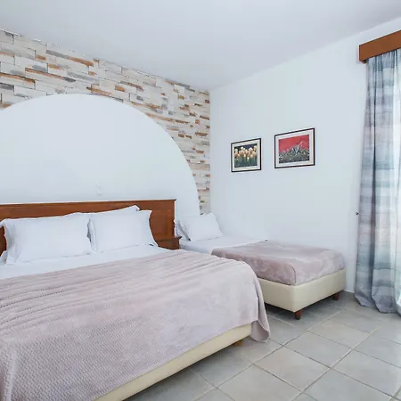 Naxos Palace ホテル ステリダ