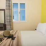 Naxos Palace ستيليدا