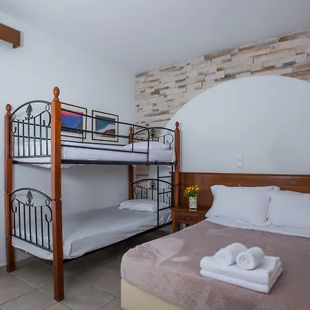 Naxos Palace ستيليدا