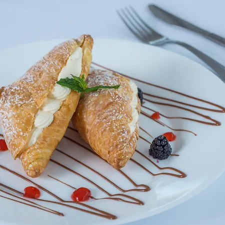 Naxos Palace 4* ستيليدا