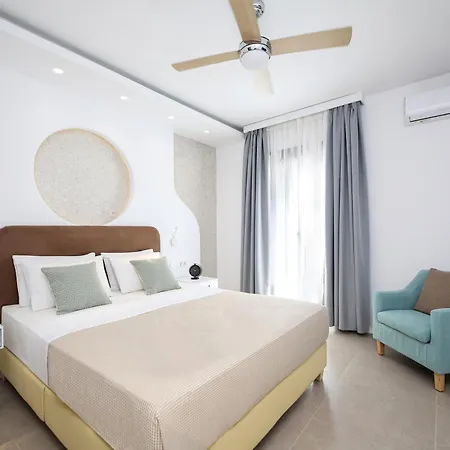 מלון Naxos Palace 4*