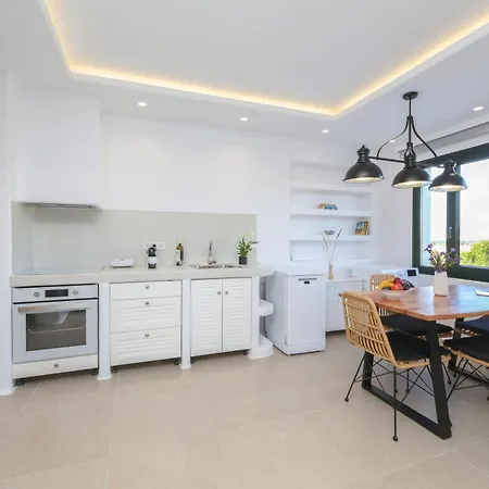 Naxos Palace מלון סטלידה