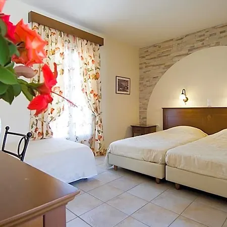 فندق Naxos Palace 4*