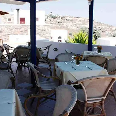Naxos Palace فندق ستيليدا