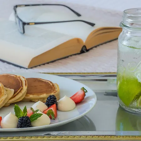 Naxos Palace فندق 4*