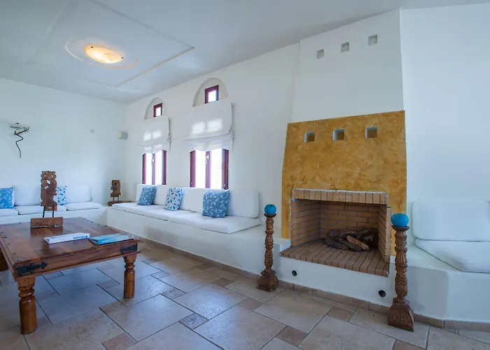 Naxos Palace מלון 4*