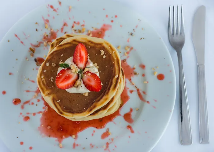 מלון Naxos Palace 4*