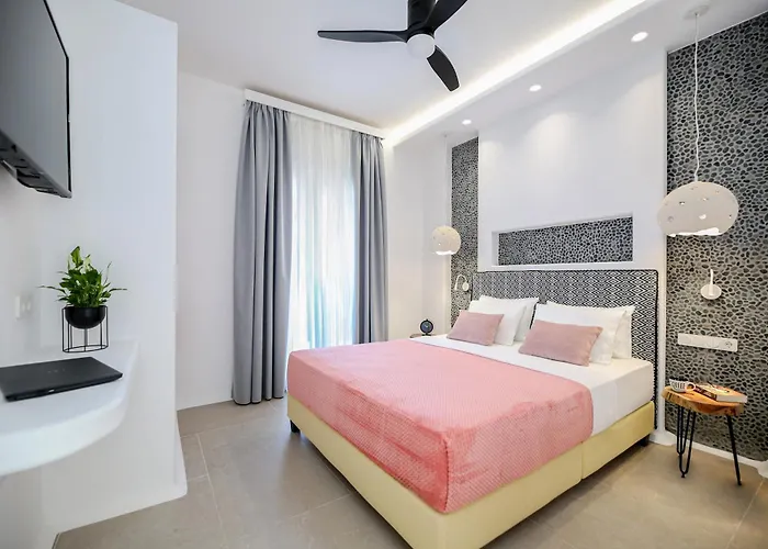 Naxos Palace 4* סטלידה