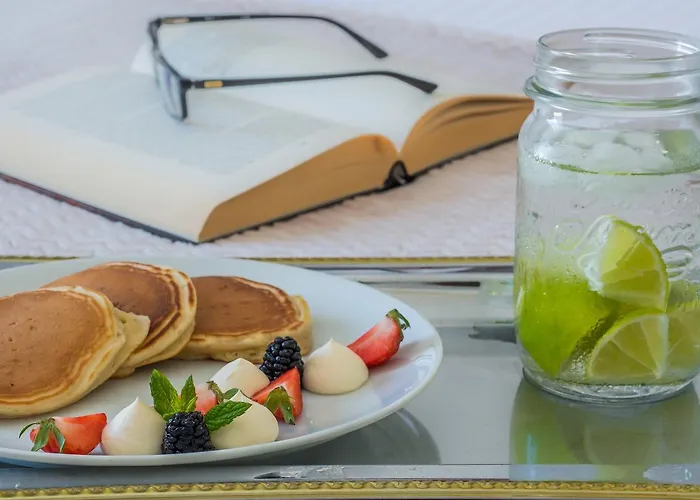 Naxos Palace מלון 4*